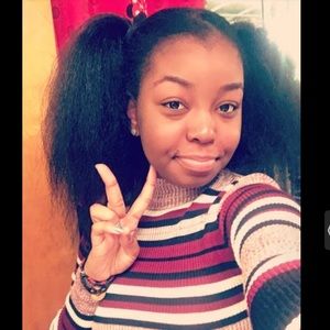 STRETCHY STRIPED TURTLENECK